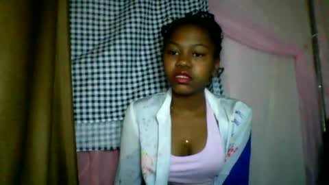 Snapshot of lara_belle chatting on 7, 7, 2026 lara_belle online show from 7, 7, 2026