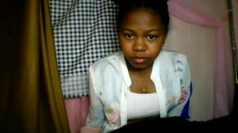 Snapshot of lara_belle chatting on 10, 7, 2026 lara_belle online show from 10, 7, 2026