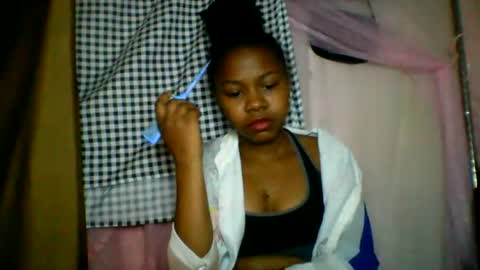 Snapshot of lara_belle chatting on 15, 7, 2026 lara_belle online show from 15, 7, 2026