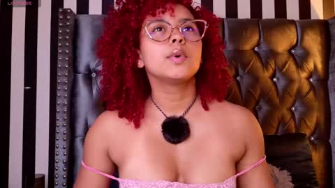 Snapshot of lara_curly chatting on 24, 3, 2026 lara_curly online show from 24, 3, 2026