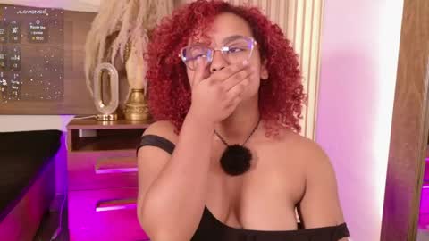 Snapshot of lara_curly chatting on 18, 4, 2026 lara_curly online show from 18, 4, 2026