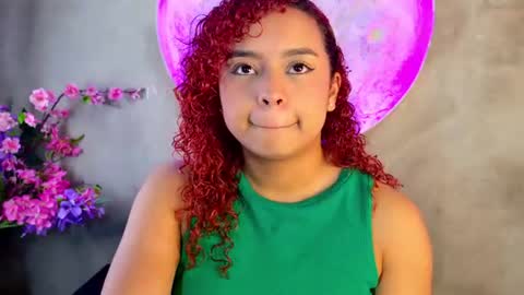 Snapshot of lara_curly chatting on 17, 6, 2026 lara_curly online show from 17, 6, 2026