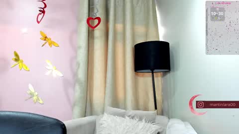 Snapshot of lara_martin chatting on 16, 2, 2025 700 200 online show from 16, 2, 2025
