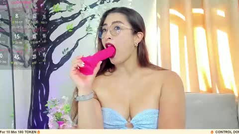 Snapshot of lara_martin chatting on 10, 11, 2025 700 200 online show from 10, 11, 2025