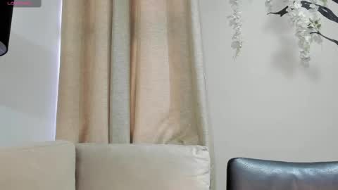 Snapshot of lara_martin chatting on 16, 11, 2025 700 200 online show from 16, 11, 2025