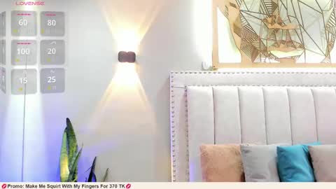 Snapshot of lara_martin chatting on 30, 11, 2025 700 200 online show from 30, 11, 2025