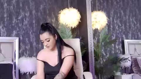 LaraBloom online show from 13, 1, 2026