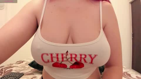 Snapshot of laracara chatting on 3, 3, 2026 Lara online show from 3, 3, 2026