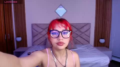 Snapshot of laracooper_ chatting on 31, 3, 2026 LaraCooper online show from 31, 3, 2026