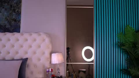 Snapshot of laradevlin chatting on 2, 5, 2026 Lara online show from 2, 5, 2026