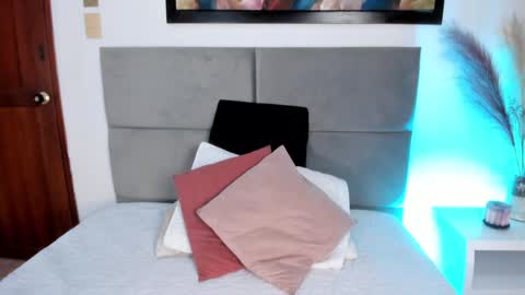 Snapshot of laragoldd chatting on 7, 2, 2025 Lara Gold online show from 7, 2, 2025