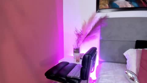 Snapshot of laragoldd chatting on 20, 2, 2025 Lara Gold online show from 20, 2, 2025