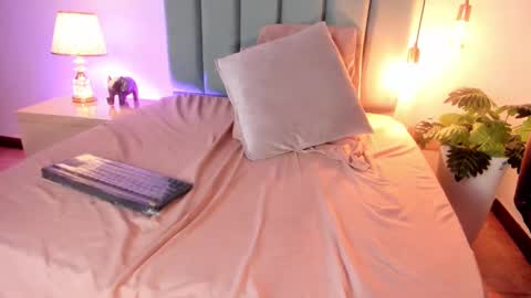 Snapshot of laragoldd chatting on 28, 2, 2025 Lara Gold online show from 28, 2, 2025