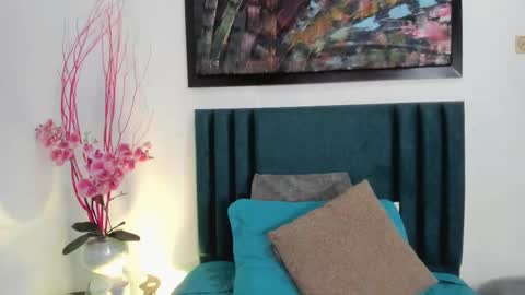 Snapshot of laragoldd chatting on 8, 3, 2025 Lara Gold online show from 8, 3, 2025