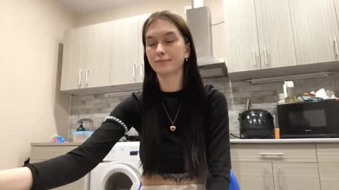 Snapshot of larainerothmiller chatting on 27, 3, 2026 lara online show from 27, 3, 2026