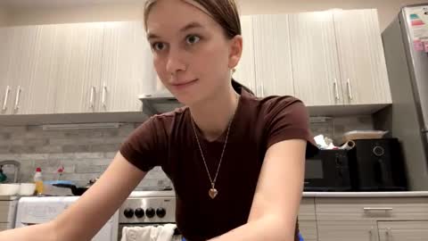 Snapshot of larainerothmiller chatting on 28, 3, 2026 lara online show from 28, 3, 2026