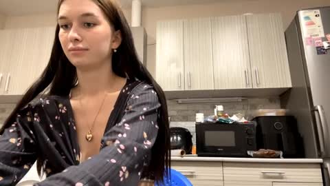 Snapshot of larainerothmiller chatting on 1, 4, 2026 lara online show from 1, 4, 2026