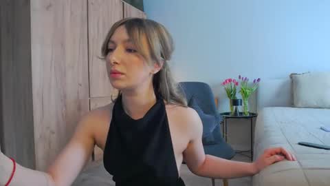 Snapshot of larakanes chatting on 17, 2, 2025 LaraKanes online show from 17, 2, 2025