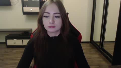 Snapshot of laralianna chatting on 4, 1, 2025 Laralianna online show from 4, 1, 2025