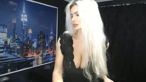 Snapshot of laras_moans chatting on 7, 12, 2024 laras_moans online show from 7, 12, 2024