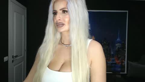 Snapshot of laras_moans chatting on 21, 2, 2025 laras_moans online show from 21, 2, 2025