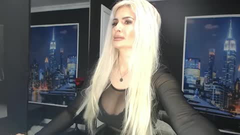 Snapshot of laras_moans chatting on 2, 3, 2025 laras_moans online show from 2, 3, 2025