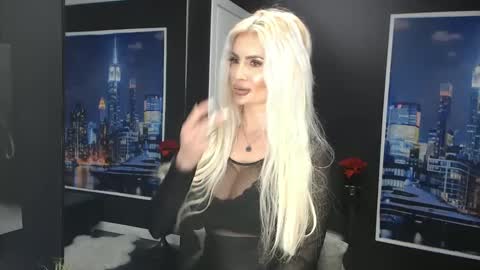 Snapshot of laras_moans chatting on 2, 3, 2025 laras_moans online show from 2, 3, 2025