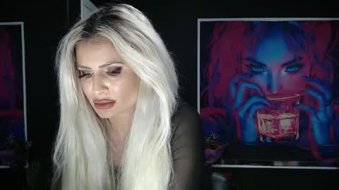 Snapshot of laras_moans chatting on 21, 11, 2025 laras_moans online show from 21, 11, 2025