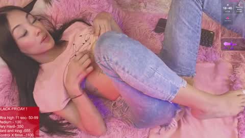 Snapshot of larastanford01 chatting on 13, 12, 2024 Lara Give it a thumbs up please its important  online show from 13, 12, 2024