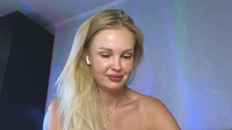 Snapshot of larine_morgan chatting on 11, 7, 2026 LarineGMT7 UTC6 online show from 11, 7, 2026