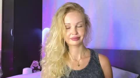 Snapshot of larine_morgan chatting on 12, 7, 2026 LarineGMT7 UTC6 online show from 12, 7, 2026