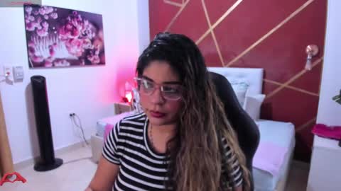 Snapshot of laris_park chatting on 2, 12, 2024 laris_park online show from 2, 12, 2024