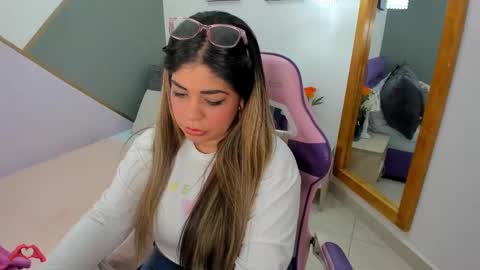 Snapshot of laris_park chatting on 22, 12, 2024 laris_park online show from 22, 12, 2024