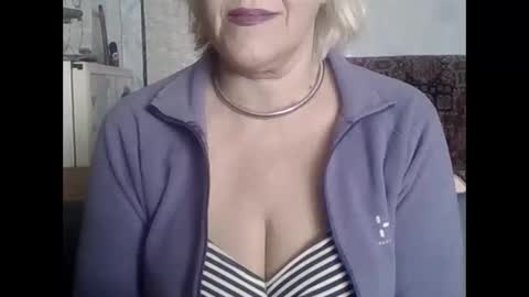 Snapshot of larisaq4ugo24 chatting on 17, 1, 2026 larisaq4ugo24 online show from 17, 1, 2026