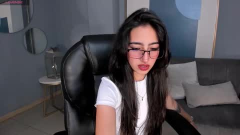 Snapshot of larisasmirnov chatting on 29, 9, 2025 Larisa Smirnov online show from 29, 9, 2025