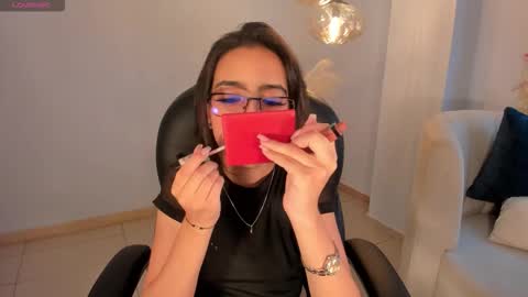 Larisa Smirnov online show from 5, 11, 2025