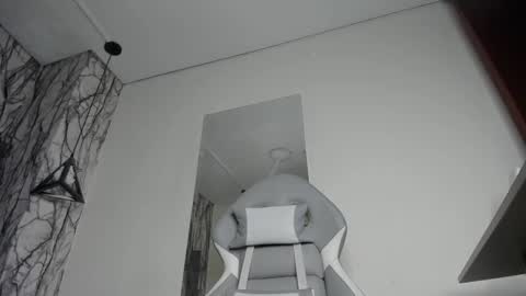 Snapshot of larissa01_ chatting on 6, 1, 2025 Lari online show from 6, 1, 2025