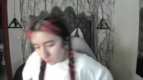 Snapshot of larissa01_ chatting on 1, 3, 2025 Lari online show from 1, 3, 2025