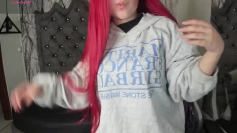 Snapshot of larissa01_ chatting on 8, 3, 2025 Lari online show from 8, 3, 2025