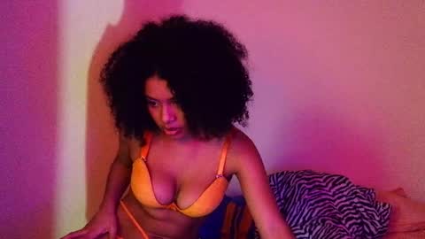 Snapshot of larita_curly chatting on 15, 3, 2026 larita_curly online show from 15, 3, 2026