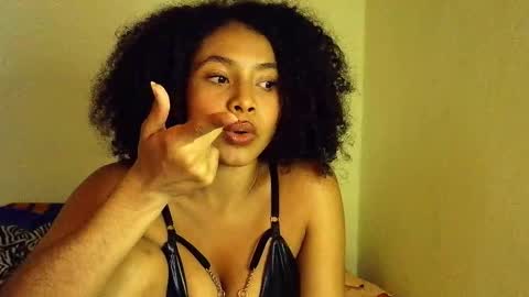 Snapshot of larita_curly chatting on 28, 3, 2026 larita_curly online show from 28, 3, 2026