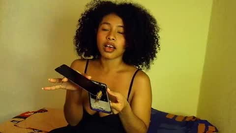 Snapshot of larita_curly chatting on 2, 4, 2026 larita_curly online show from 2, 4, 2026