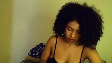 Snapshot of larita_curly chatting on 5, 4, 2026 larita_curly online show from 5, 4, 2026