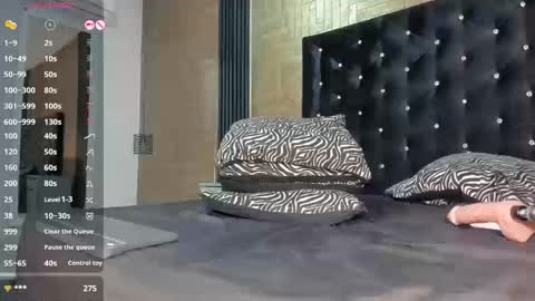 Snapshot of larossx chatting on 8, 9, 2025 online show from 8, 9, 2025