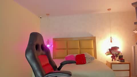 Snapshot of larsonmia chatting on 24, 2, 2026 MIA online show from 24, 2, 2026