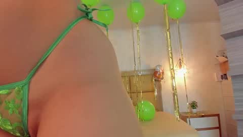 Snapshot of larsonmia chatting on 17, 3, 2026 MIA online show from 17, 3, 2026
