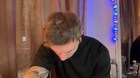 Snapshot of larsskeet chatting on 25, 11, 2025 larsskeet online show from 25, 11, 2025