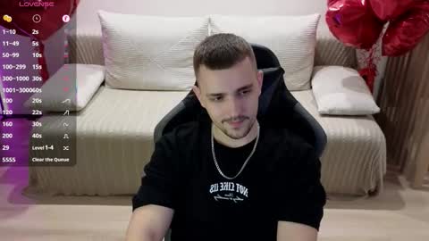 Snapshot of larstar01 chatting on 18, 11, 2025 Lars online show from 18, 11, 2025