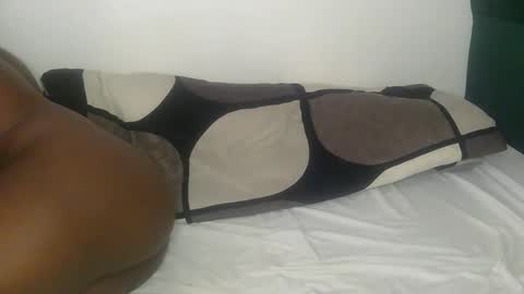 larvy12 online show from 27, 3, 2026