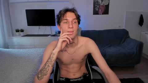 Snapshot of lastnight4you chatting on 4, 1, 2025 acie online show from 4, 1, 2025